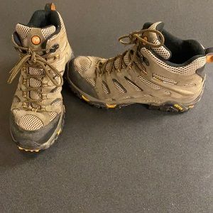 Hiking shoes